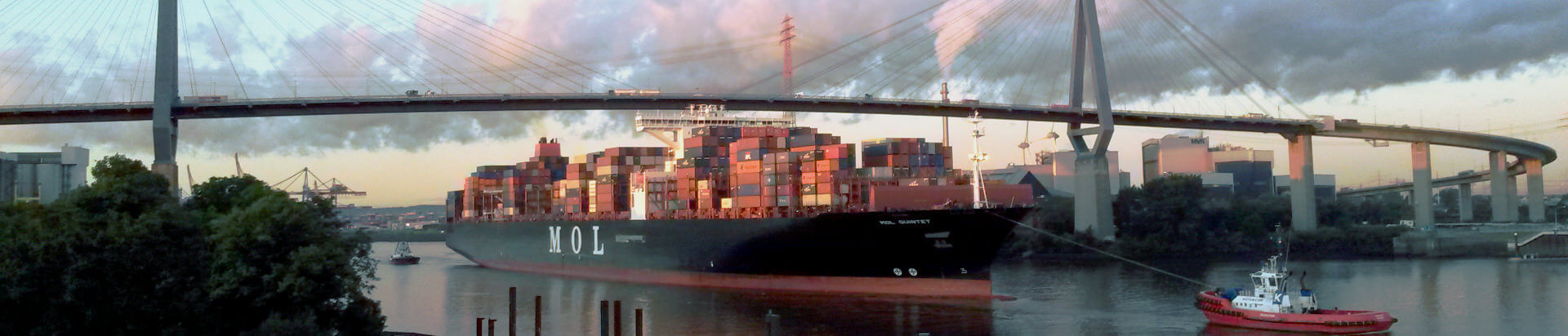 Köhlbrandbrücke und MOL Quintet