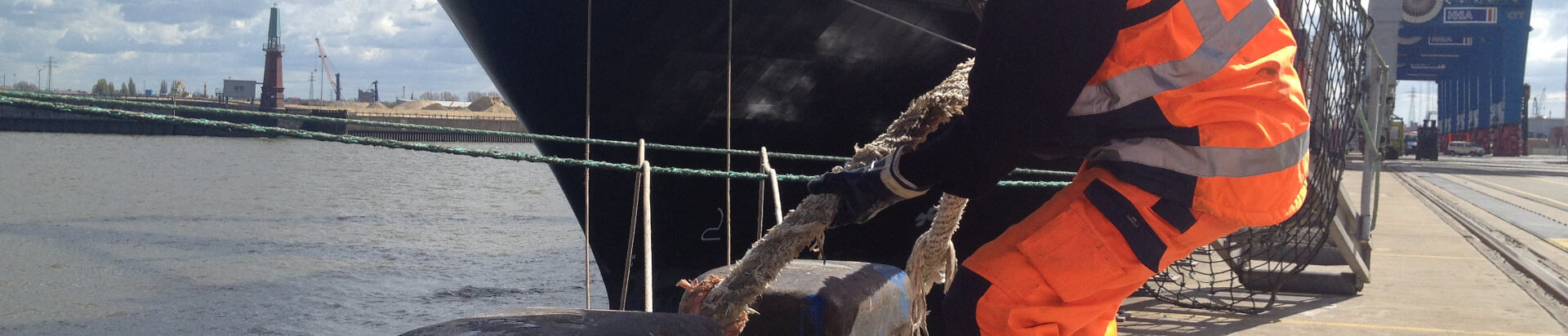 Festmacher am Poller